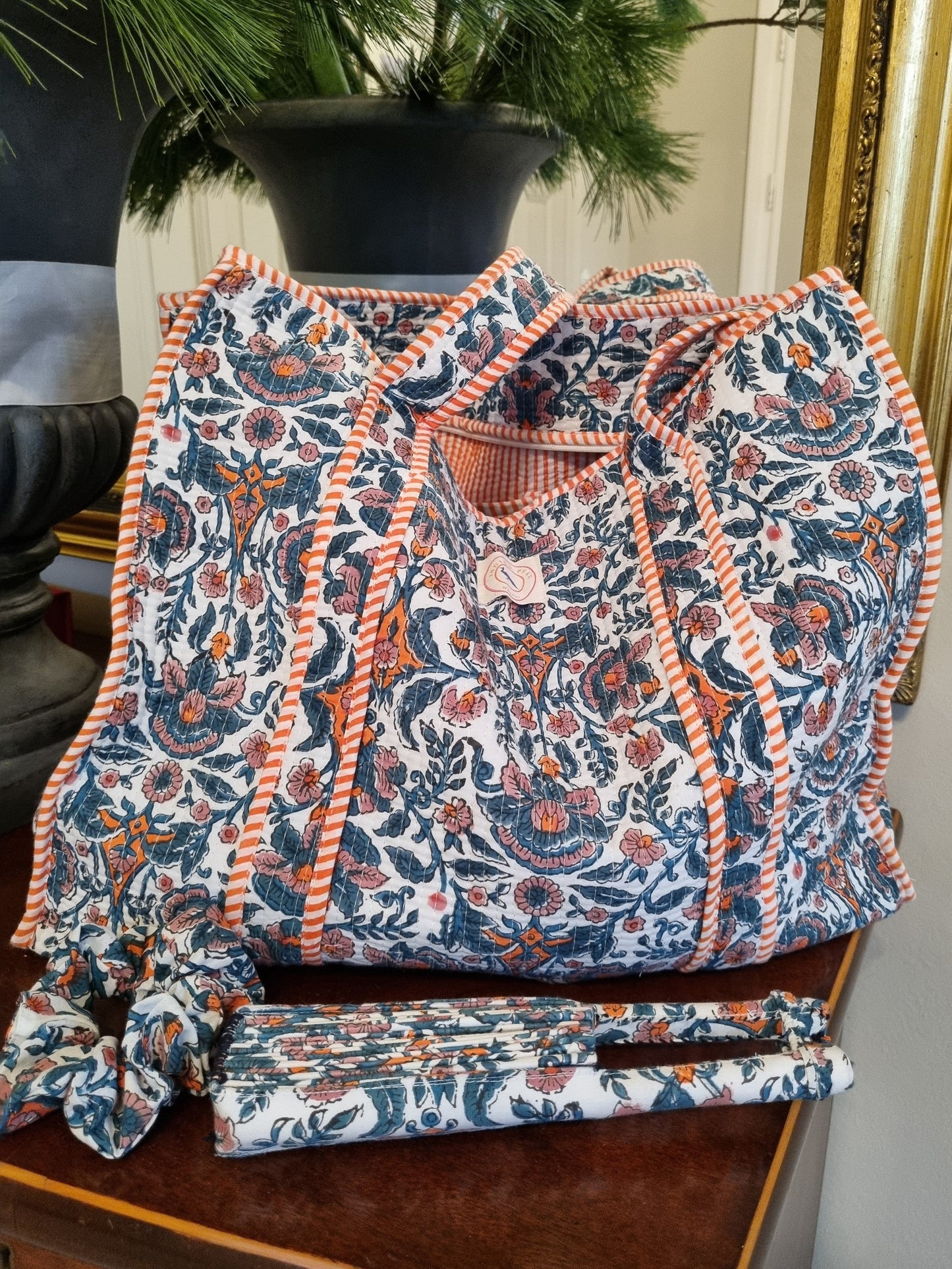 Fächer, Scrunchie, Tasche